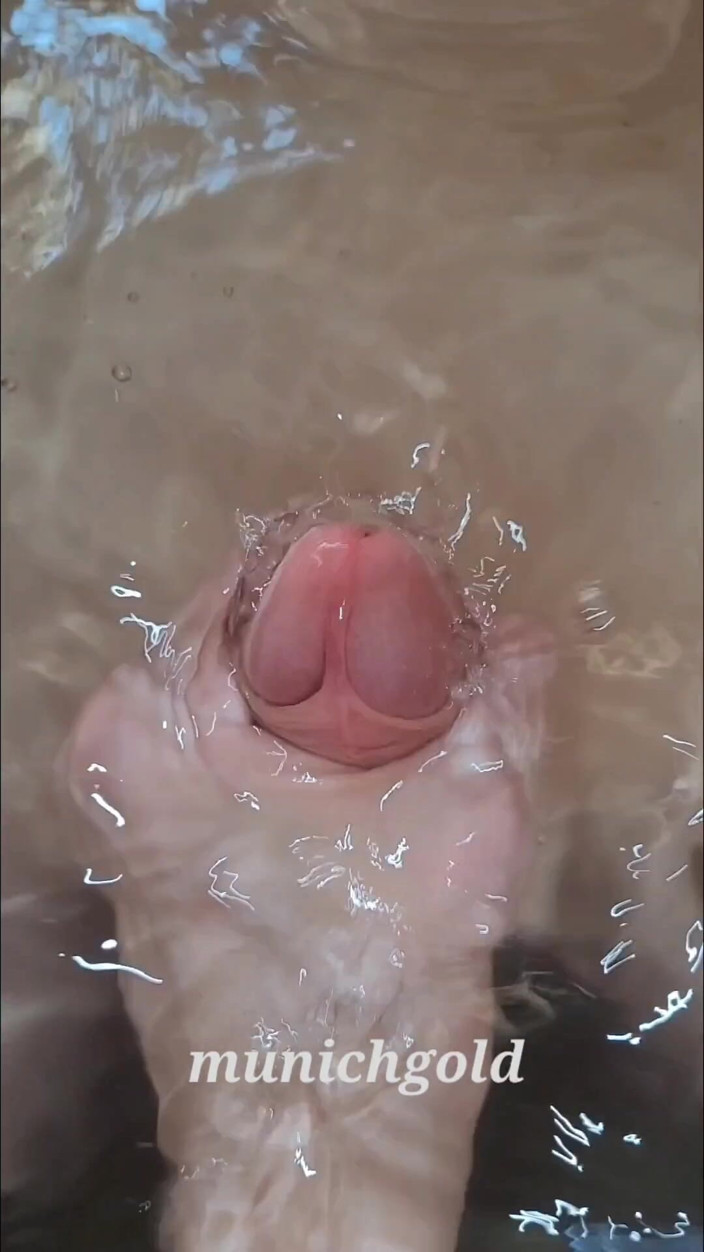 Munichgold: Ruienierter Orgasmus...my New Handjob in Der Badewanne