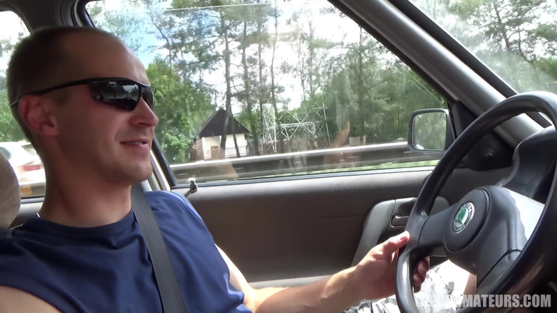 CzechAmateurs: Čeští amatéři 109 kouření na dálnici