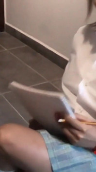 Ele me dá bunda para boas notas