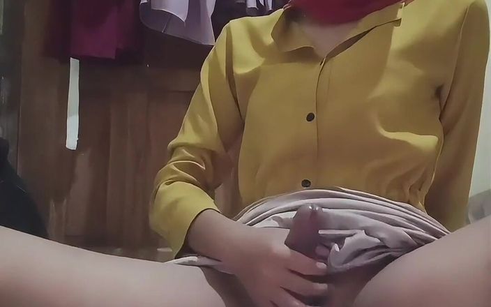 Nitha_Tiara: Збуджена мусульманська фембоя