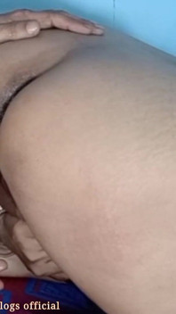 Alex Cur strâmt desi penetrant cu vibrator după ulei, pe la spate pentru futai cu vibrator anal, gemete