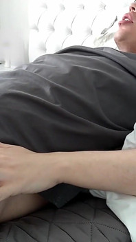 Relaxing Wank on a Sunday