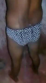 Black Polka Dot Panties Are Used to Enjoy Bathing