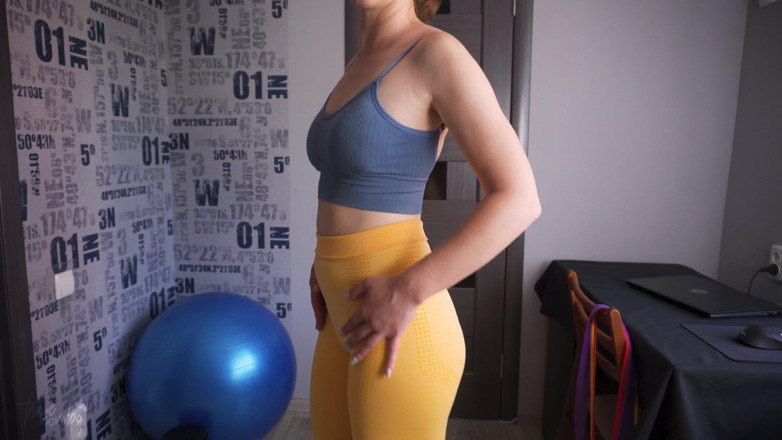 Teasecombo 4K: Linie de chiloți tachinare în colanți și chiloți complet spate