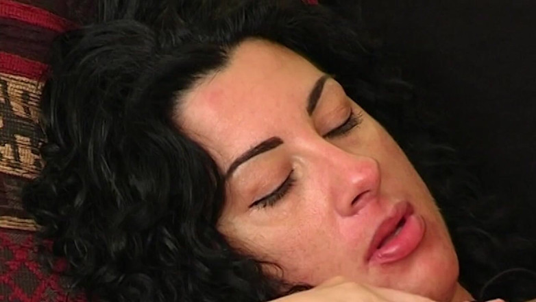 SapphoFilms - By Nikoletta Garian - Real Lesbian: Echte lesbische mädchen küssen und lieben