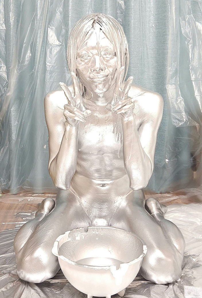 ayayan578: Stříbrná barva na tělo