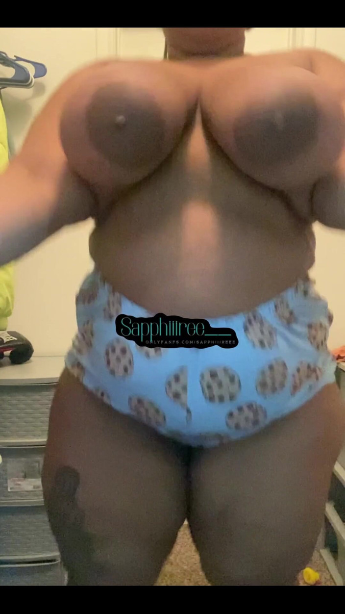 Biggdebbie solo: Le bbw amano scuotere quel culo grasso