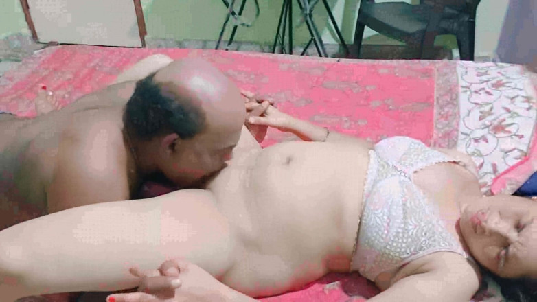 Sexy sindu: Femme indienne pulpeuse, sexe romantique