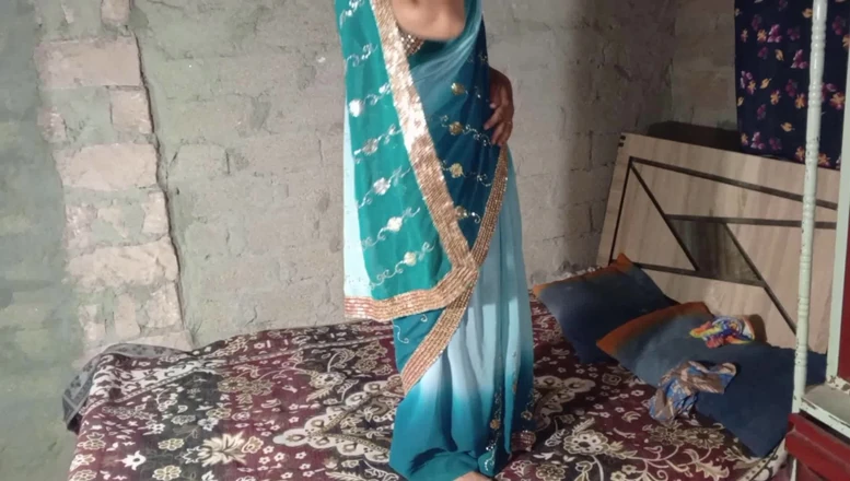 Amrita for you: Saree Wali Bhabhi Ko Raat Me Pela.