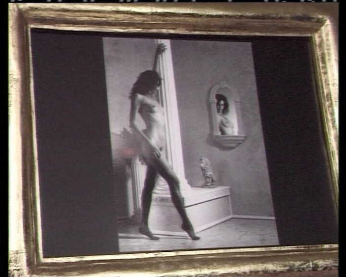 Deutsche Madchen: Une mamie allemande et une superbe femme se font baiser...