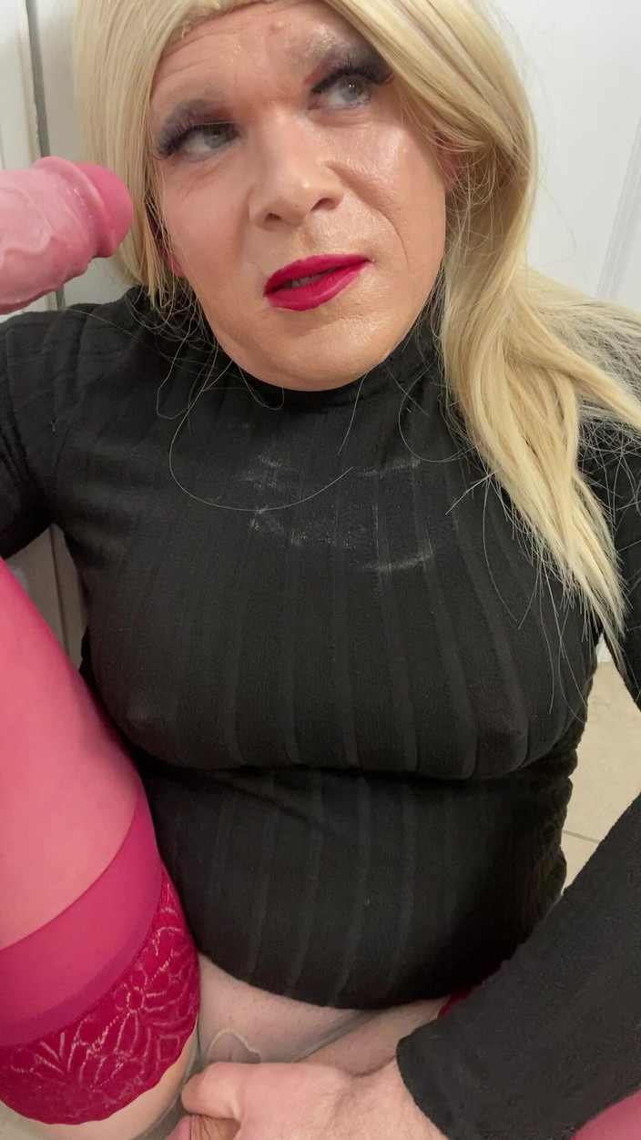 MadisonCD2025: Sissy Transgender Sexy Femboy Crossdressing Dziwka ssie kutasa i rozmawia...