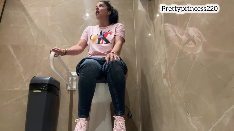 Panfil corina: Prdění na veřejném záchodě