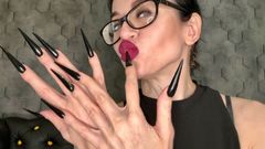 Julia domaina: 흑인 긴 손톱, 날카로운 스틸레토, 긴 손가락 빨고 손 숭배, 손바닥 넓은