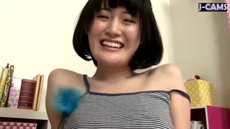 J-Cams: Bar och smidig. petite chest beauty välkomnar deep creampie i...