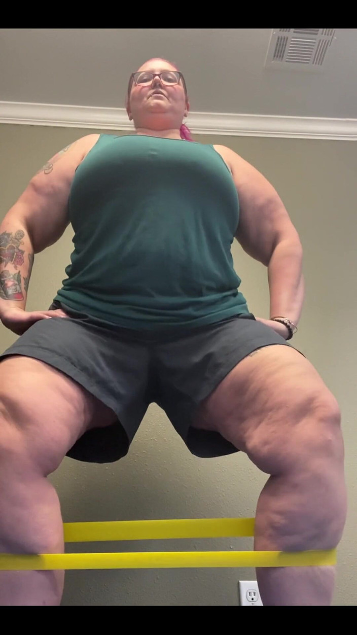 Sara Star: Squats!