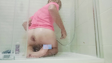 Culopeke: 素晴らしいお尻を持つ男がお尻を大きく開く