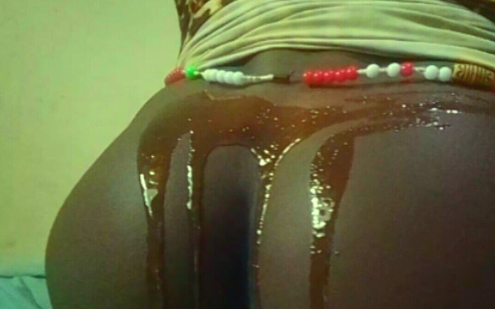 HaitiKing7: Sikişmeden Önce Üstüne Biraz Bal Dök