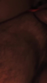 Zelador é pego se masturbando pau e entra em um bdsm sexo a três anal fodendo e mijando