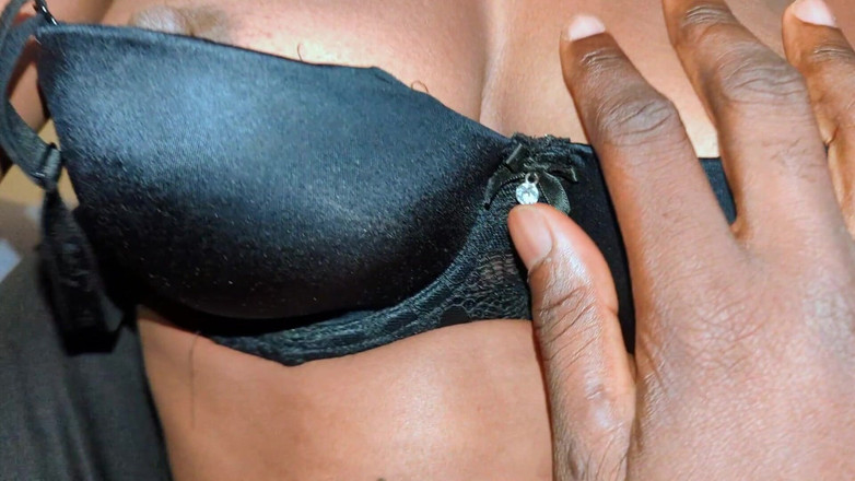 Jack Rick: 巧克力奶子想要以几个姿势做爱