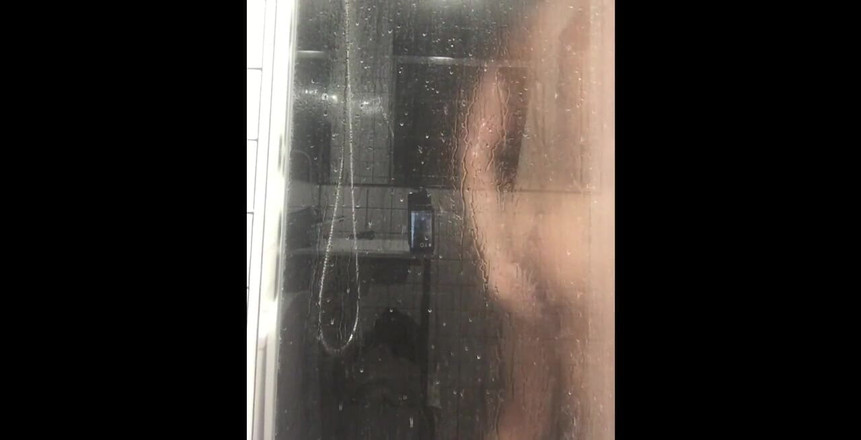 Ffunbutt: Mein arsch war noch voller Gleitmittel, also musste ich ein...