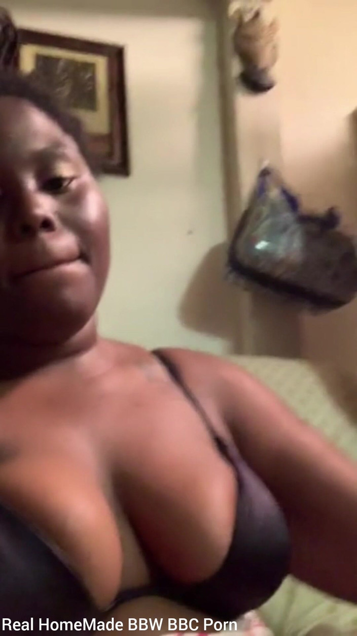 Super sexy ebony cuties: Ласкаю, сжимаю мои сиськи, трение, засвет моей черной киски