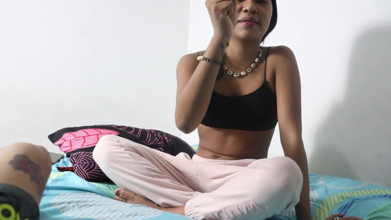 Jamesxd1010: 如果我不告诉我的继母，你在我的房间里做什么 - 继兄弟之间的自拍性爱