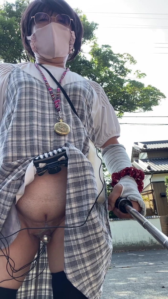 megu2002: No. 303: a Walk Showing off My Tucked-up Pussy
