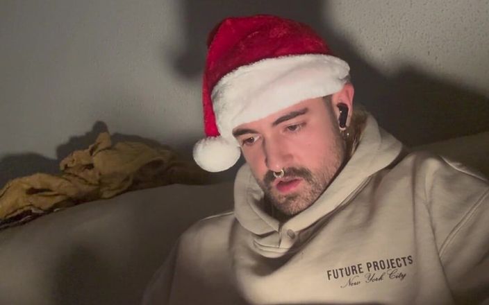 JackSpanish: Santa वापस आ गया है और तुम्हारी Christimas सिर्फ उसके पैरों के बीच मौजूद है