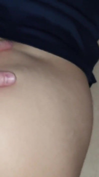 Chegou em casa depois da festa para acordar uma milf para transar com ela