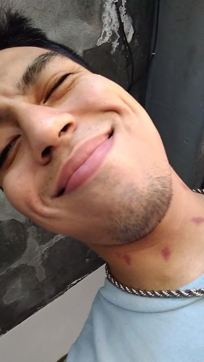 AlexAlejandro13: Masturbare acasă