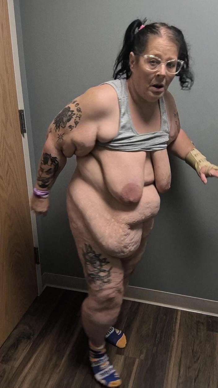 HerculesnVENUS: Çok edepsiz klitorisini okşuyor