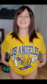 The La Drop! I Only Started Doing Tittydrops to Distract From My Crooked Teeth.