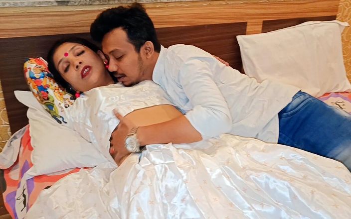 BIREA: Indická desi Sexy bhabhi pár má sex v hotelu s...