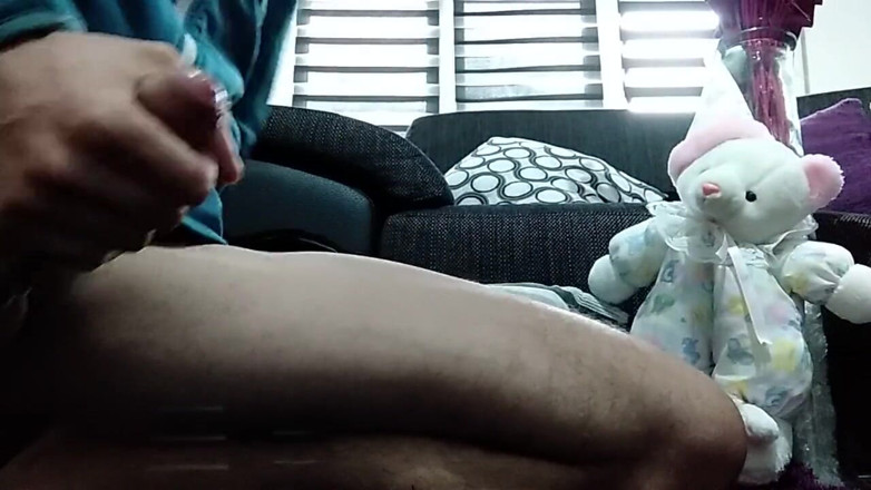 Elvissc: Skvělá gay masturbace s velmi proniknutelným a uzavřeným zadkem