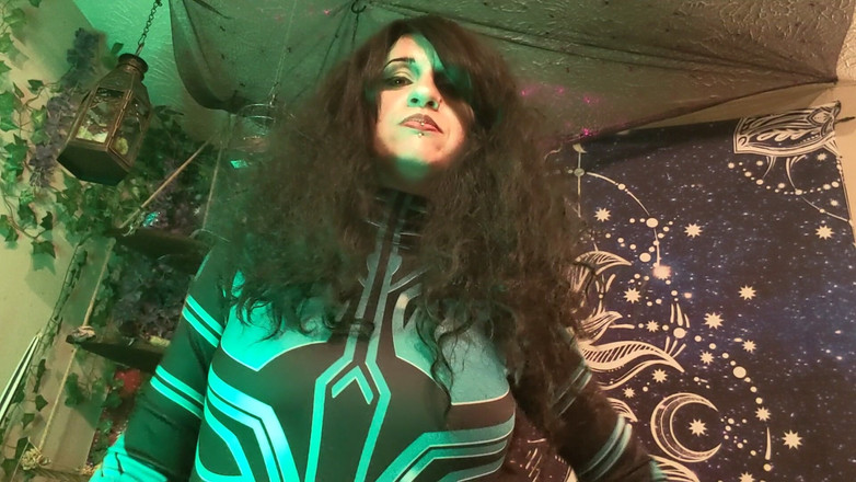 Geeky Femdom: Hela Destroys Captain America