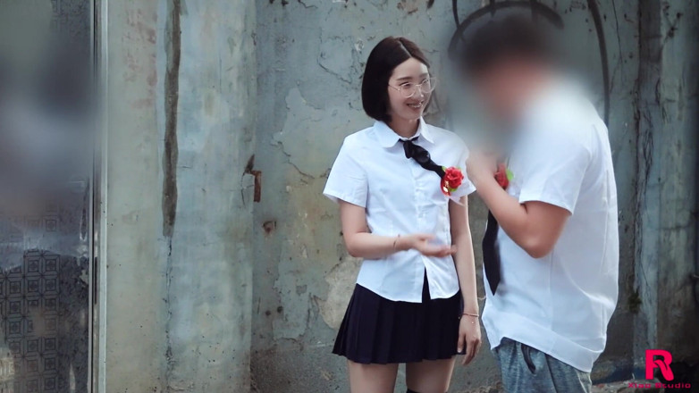 Asian Milfs n Teens: 中国好大学生变坏了 - 变态熟女和少女