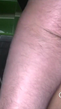 2154 Un jeune latino se fait baiser par un garçon avec Tatoos dans des toilettes publiques
