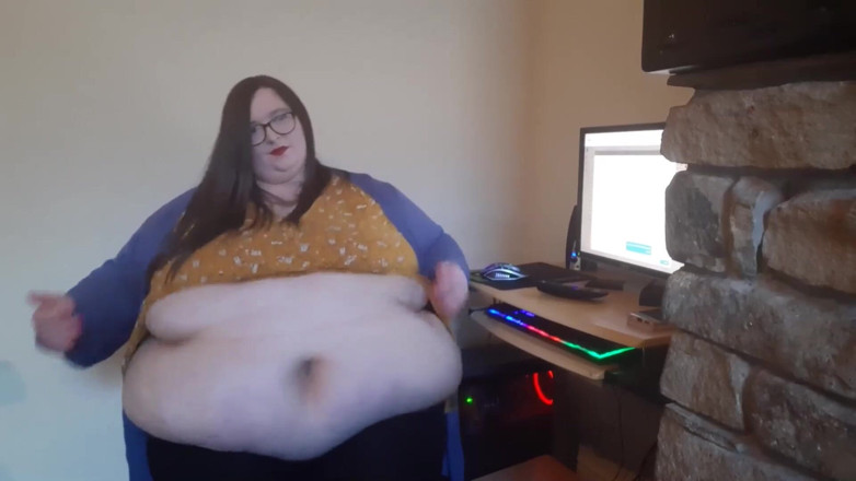 SSBBWLadyBrads: La segretaria bbw viene umiliata dal capo