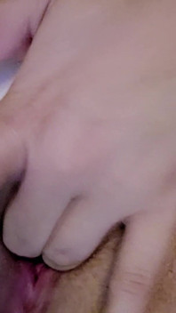 Novia se masturba en secreto