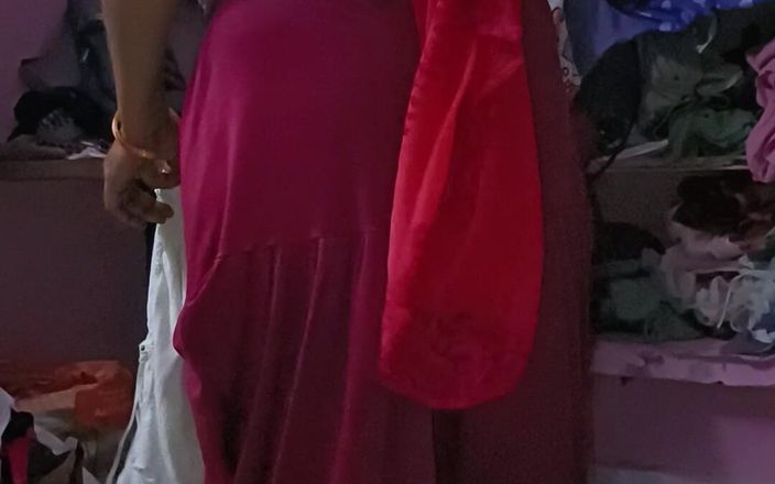 Deepu686: Tamilische tante fickt mit nachbarin