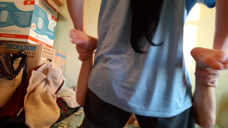 Lesbian-candys: Ho messo uno strap-on sotto i pantaloni e ho scopato...