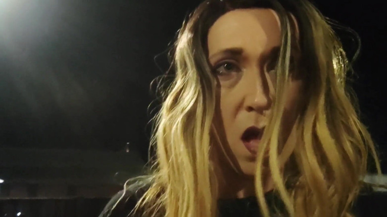 The Midnight Minx: Quickie in the road