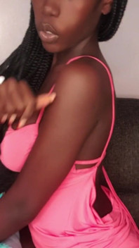 Sexy Kenyan Babe Twerking in a Pink Dress Just for You!
