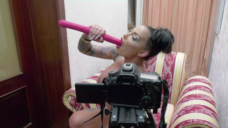 MMV and Eroticplanet Clips: Wielkie fałszywe cycki Babe Deepthroats Wielki kutas