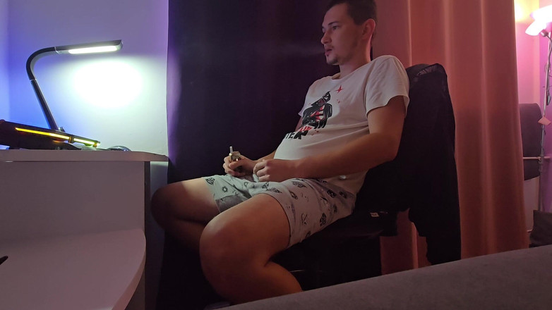 Fap_man93: Melancap pagi berakhir dengan pancutan mani dalam secawan kopi dan...