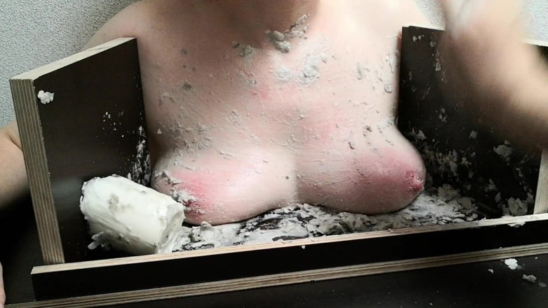 Bouncy Tits Action: La machine à épiler les seins 3