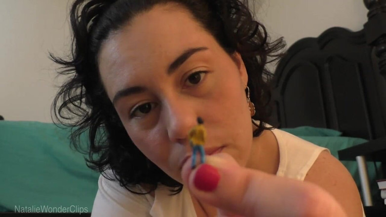 Natalie Wonder: 小さな継父は私のタイトな嫌いな人の中で彼の罰を提供します!