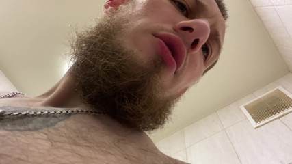 Hunky time: Hetero dominantní, uctívání a sperma