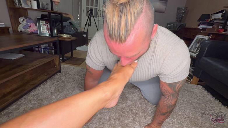 Catalia's Extreme Kink Fetish Domination Vids!: Foot Worship on 2 Mistresses Sexy Feet