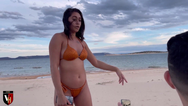 VictorHugo: Sexo en la playa con una morena